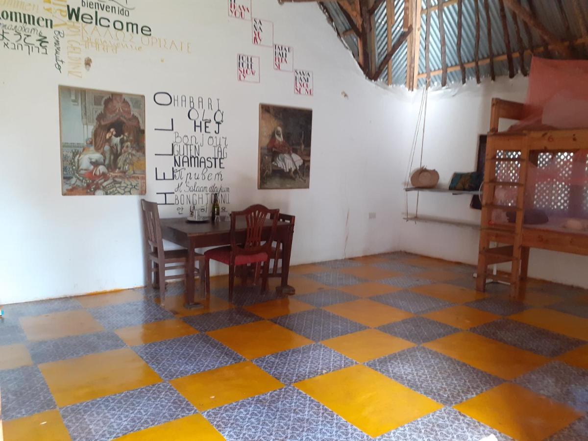 Gecko Nature Lodge Home Of Swahili Divers The Best Dive Center And Famous Gecko Restaurant Verani Luaran gambar