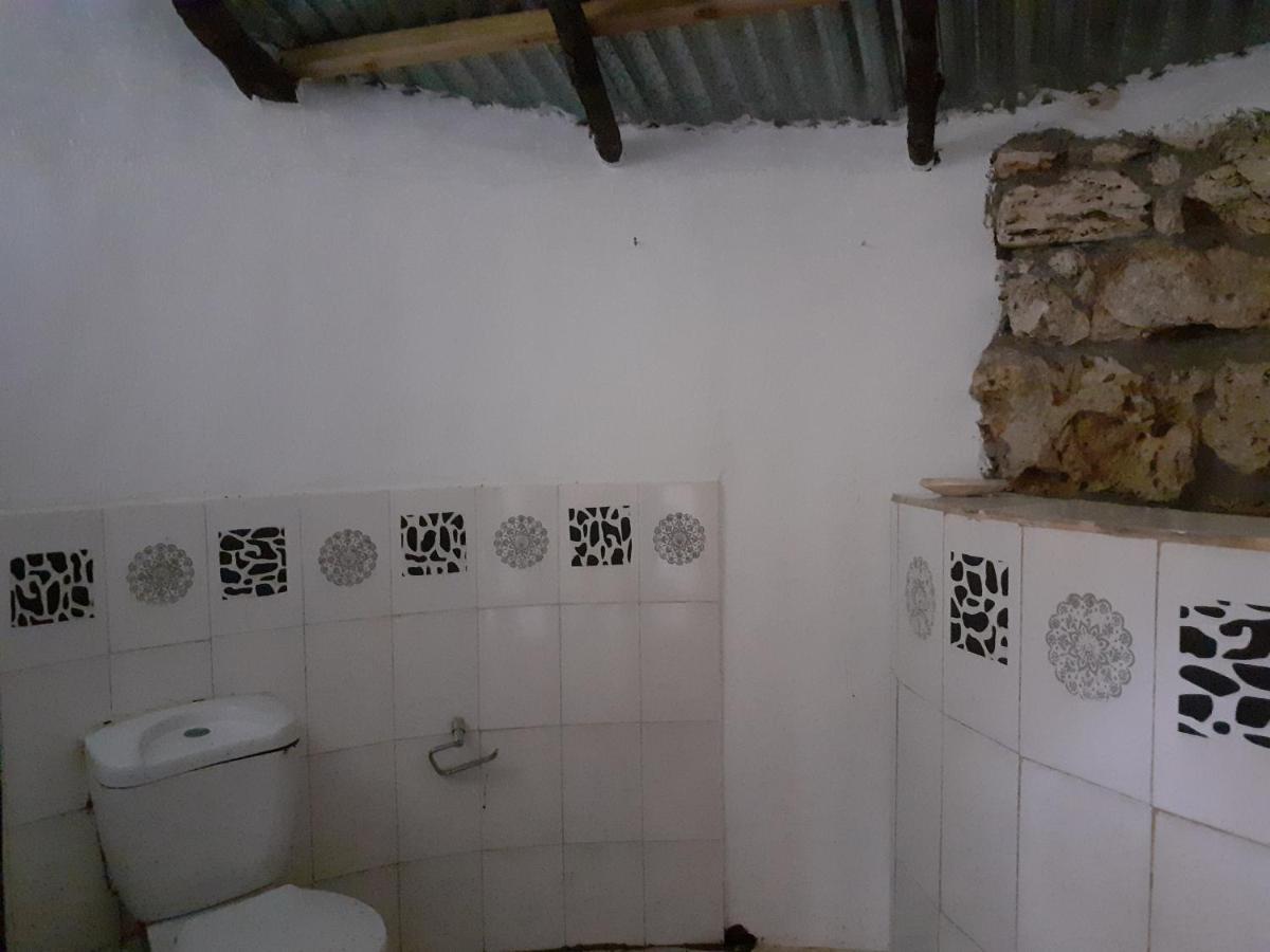 Gecko Nature Lodge Home Of Swahili Divers The Best Dive Center And Famous Gecko Restaurant Verani Luaran gambar